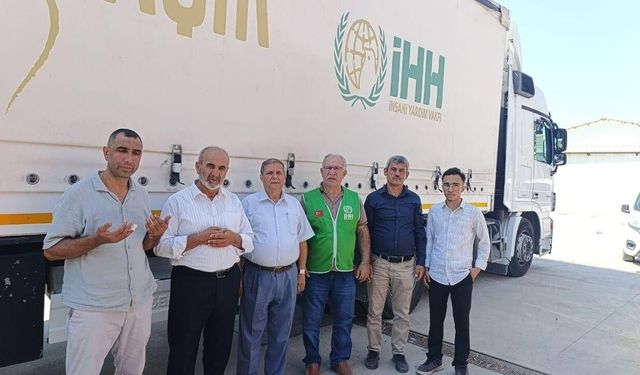 Kahramanmaraş’tan yola çıktılar: İki TIR dolusu su ihtiyaç sahiplerine ulaştırılacak