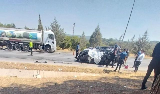 Kahramanmaraş'ta Sulama tankerine çarpan otomobilde can kaybı 2’ye çıktı!