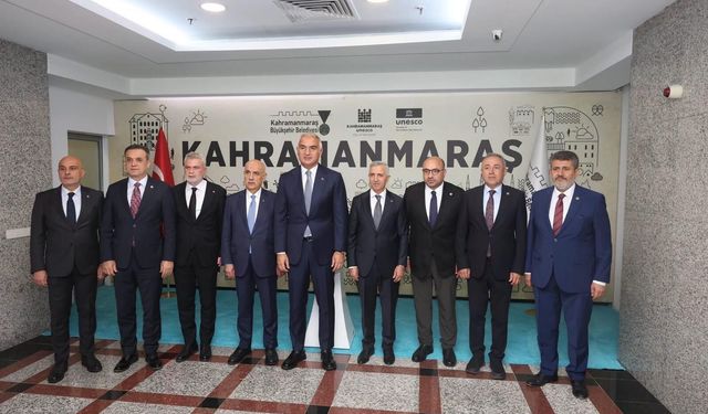 Bakan Ersoy Kahramanmaraş’ta: Deprem sonrası projeler masaya yatırıldı