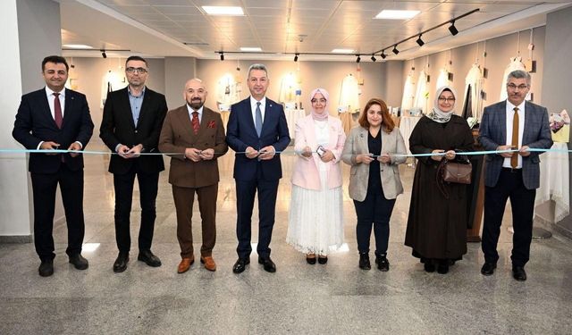 Kahramanmaraş’ta “Annemin Duası” sergisi sanatseverlerle buluştu