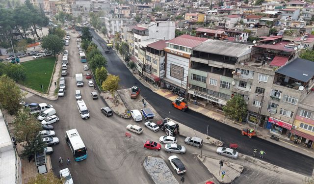 Kahramanmaraş’ta Yollar Baştan Aşağı Yenileniyor: 24 Noktada Asfalt Mesaisi