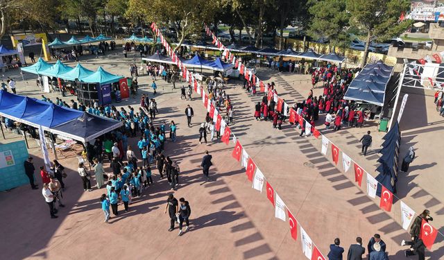 KAFUM’da Bilim Ve Teknoloji Rüzgârı: TÜBİTAK Destekli Bilim Şenliği Kapılarını Açtı!