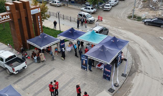 Elbistan’da Bilim Dolu Gün: Pusula Maraş’ın Gezici Merkezi Gençlerle Buluştu