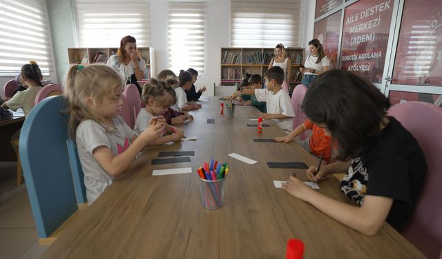 Kahramanmaraş’ta çocuklar masal ve kitap ayracı atölyesiyle buluştu