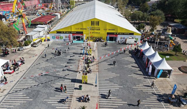 Kahramanmaraş Kitap Fuarı’na Öğrenci Akını: Binlerce Genç Yeni Dünyalar Keşfediyor!