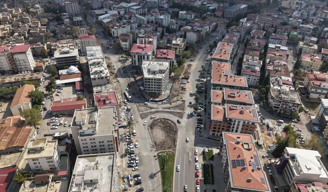Kahramanmaraş’ta Trafik Akışı Değişiyor! Müftülük Meydanı’nda Işıklar Kaldırıldı