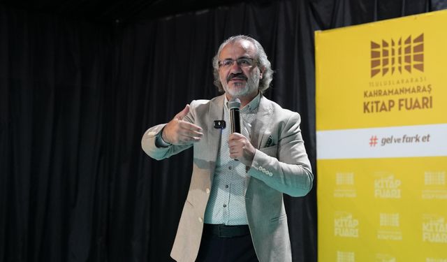 Kahramanmaraş Kitap Fuarı’nda Sıtkı Aslanhan İzdihamı: "Güçlü Aile Güçlü Toplumu Kurar!"