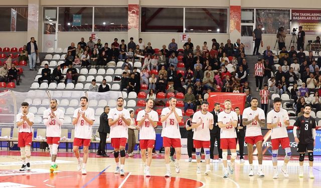 Kahramanmaraş’ta Efeler Ligi Heyecanı: Onikişubat Belediye Spor Sezonu Mağlubiyetle Açtı