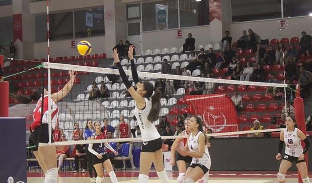 Kahramanmaraş’ta Filenin Sultanları Esti Geçti: Antepia Karşısında Net Galibiyet!
