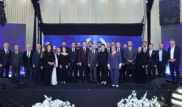 Kahramanmaraş’ta KASİAD Ödülleri: Dev Türk Bayrağı Projesine Özel Ödül