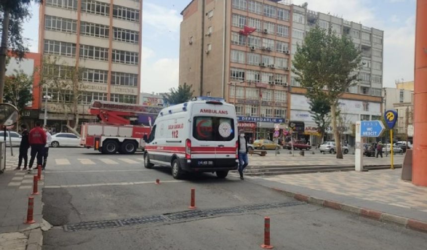 Kahramanmaraş'ta intihar girişiminde bulunan genci polis kurtardı!