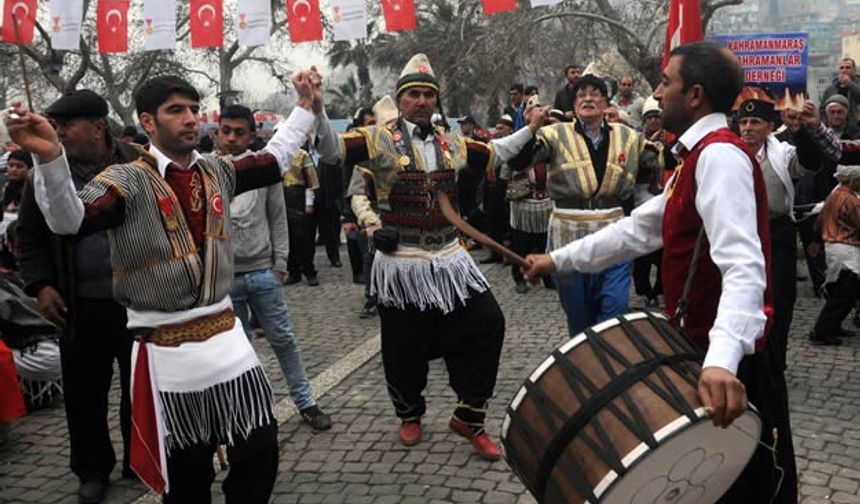 Kurtuluş Coşkusu Kahramanmaraş'ta sokak sokak devam ediyor