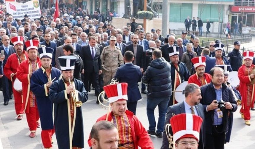 Kahramanmaraş'ta Kurtuluş Etkinlikleri Kortej yürüyüşüyle başladı