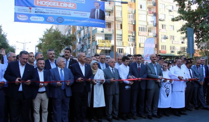 Kahramanmaraş'ta 'Dünyanın en büyük dondurma topu rekoru' kırıldı