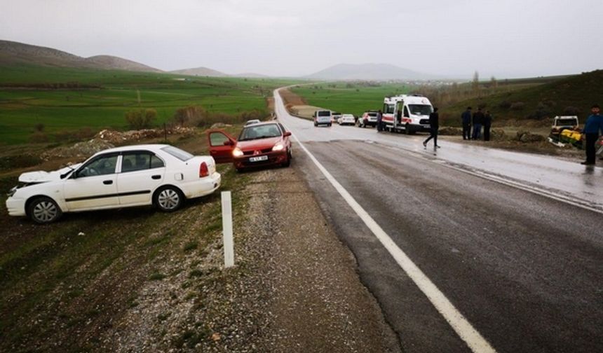 Kahramanmaraş'ta trafik kazası, 3 kişi yaralandı