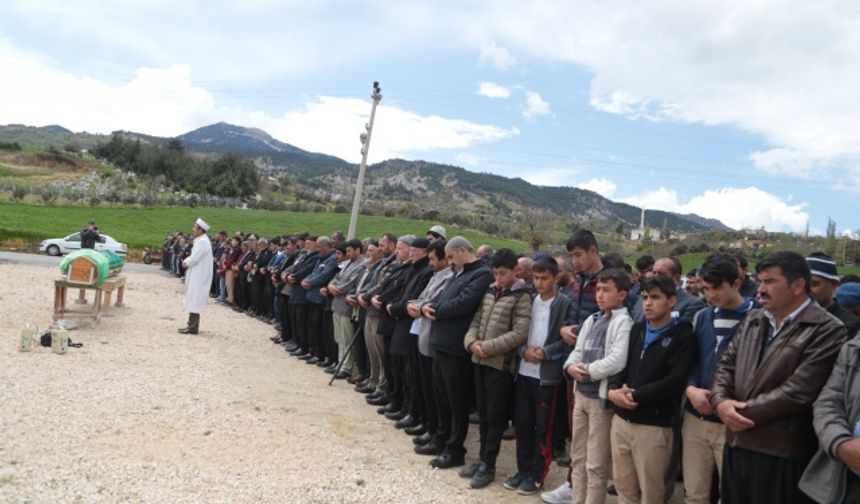 Kahramanmaraş'ta çukura düşen iki çocuk, toprağa verildi