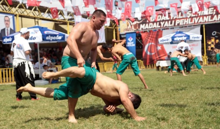 15 Temmuz anısına şalvar güreşi müsabakaları