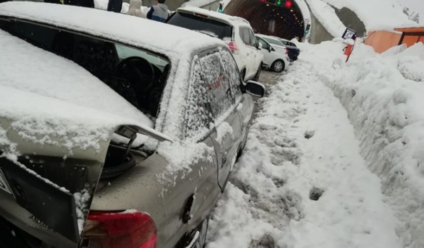 Kahramanmaraş'ta zincirleme trafik kazası: 3 yaralı