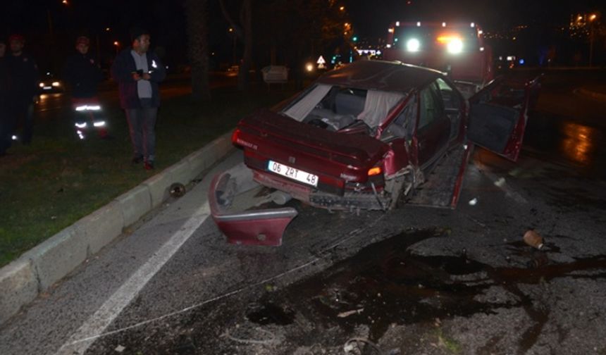 Kahramanmaraş'ta refüje çarpan otomobilin sürücüsü yaralandı