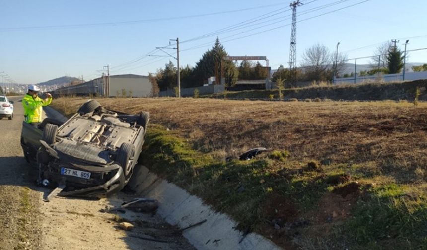 Kahramanmaraş'ta takla atan otomobildeki 6 kişi yaralandı