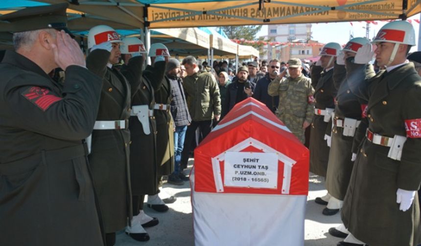 Kahramanmaraşlı Şehit Uzman Onbaşı Ceyhun Taş, son yolculuğuna uğurlandı