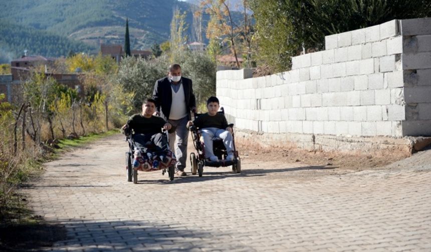 Kahramanmaraş'ta kas erimesi hastası 2 çocuk yardım bekliyor!