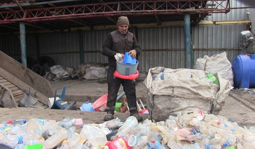 Kahramanmaraş'ın Elbistan ilçesinde binlerce ton atık madde ekonomiye kazandırıldı.