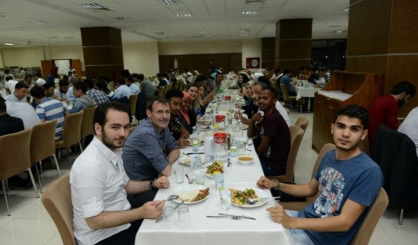 KSÜ Yabancı Uyruklu Öğrencileri ve Aileleri, İftar Yemeğinde Buluştu