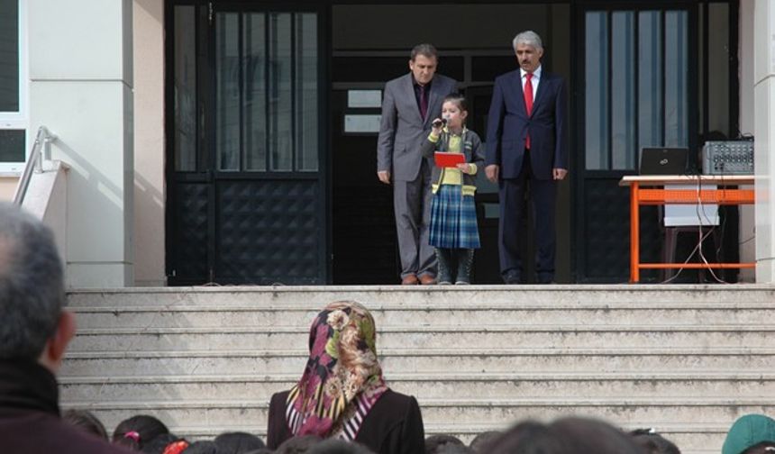 Mado İlköğretim Okulu’nda Çanakkale Zaferi Coşkusu