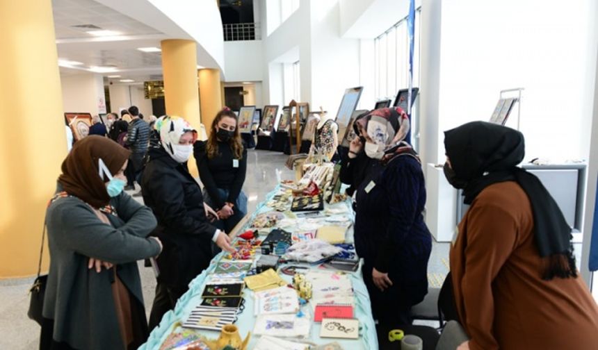 Kahramanmaraş’ın Kültürel Değerlerini Yansıtan Kırk Yamada Kırk Maraş Sergisi KSÜ’de Sanatseverlerle buluştu