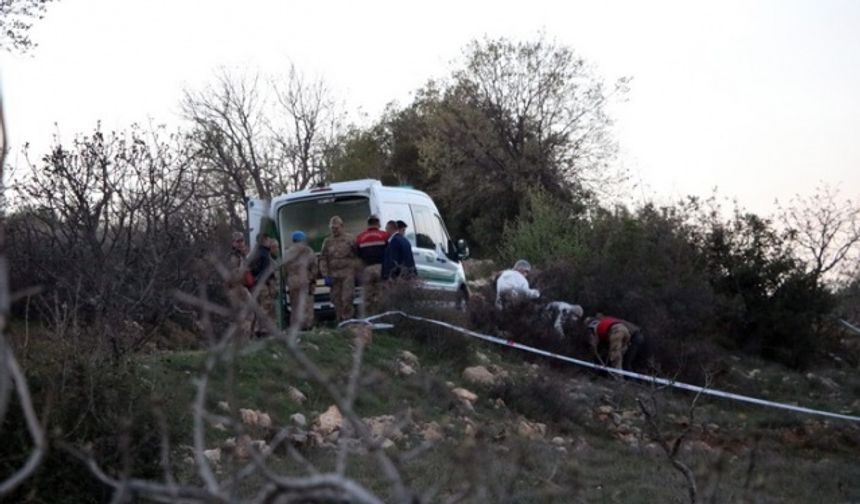 Sevgilisinin yanında 2 çocuk annesi eşini öldürdüğü iddia edildi