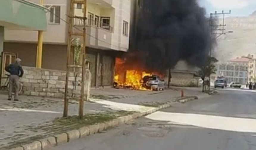 Alevler, iş yerini ve otomobili küle çevirdi