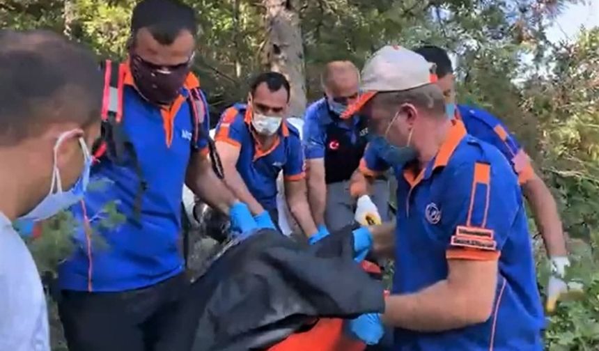 Kahramanmaraş'ta kaybolan Emine öğretmeni ekipler ağaçta asılı buldu