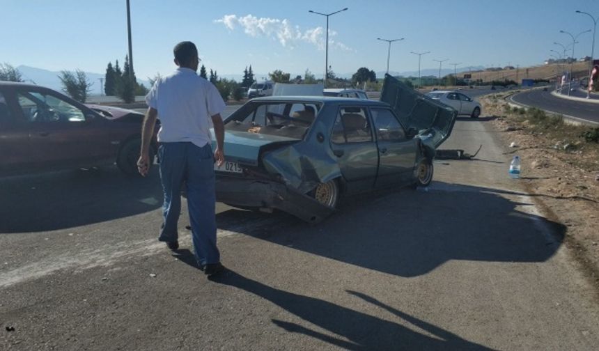 Kahramanmaraş'ta zincirleme trafik kazası, 3 yaralı