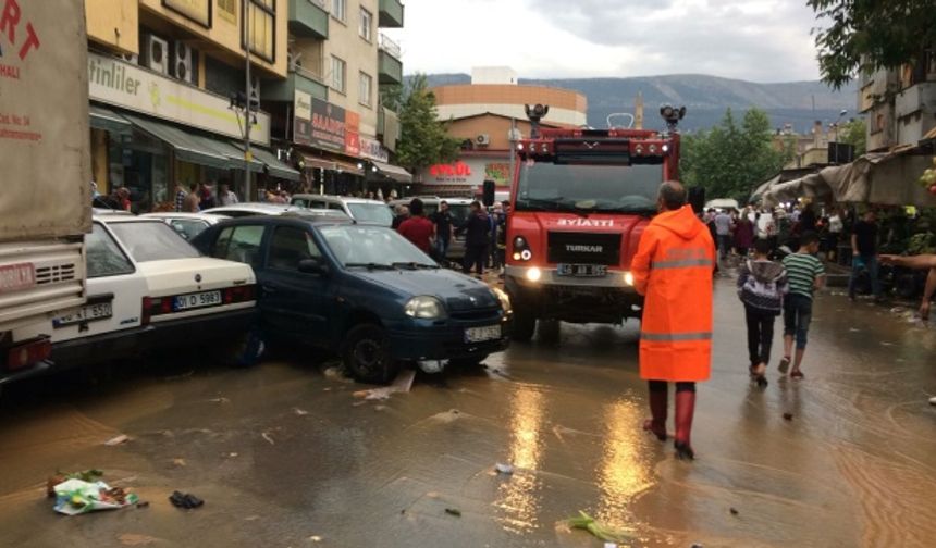 Kahramanmaraş Arasa Kapalı Otoparkı ve Dere Pazarı Sular Altında