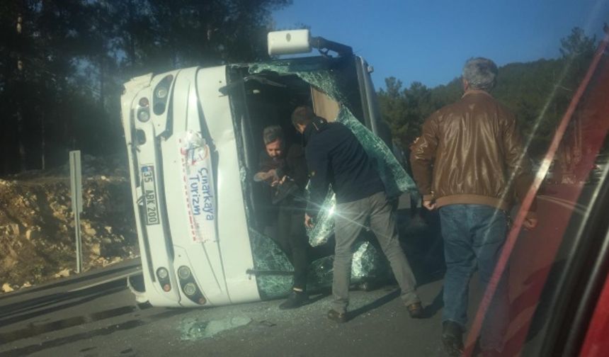 Kahramanmaraş Yedikuyular Yolunda tur otobüsü devrildi 7 yaralı