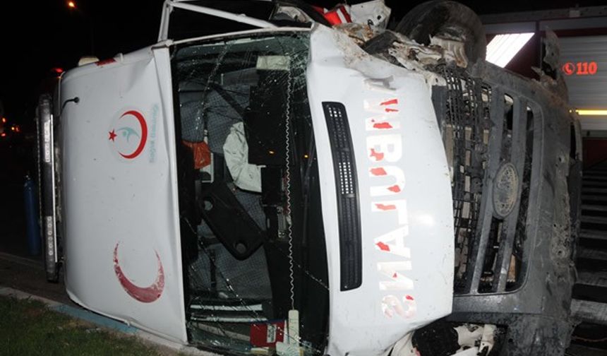 Kahramanmaraş'ta ambulans ile otomobil çarıştı: 1 ölü, 5 yaralı