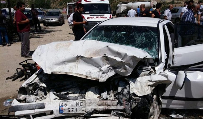 Kahramanmaraş'ta zincirleme trafik kazası: 1 ölü 4 yaralı