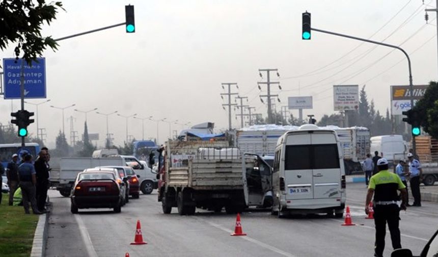 Kahramanmaraş'ta zincirleme trafik kazası: 21 yaralı