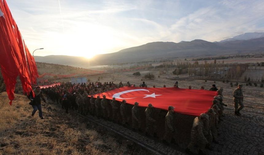 Erzurum'da Aziziye Tabyaları'na saygı yürüyüşü