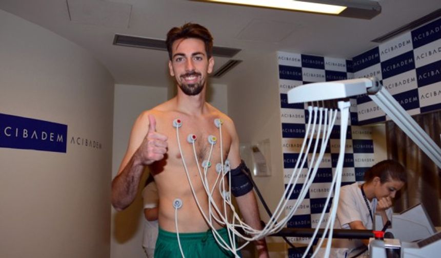 Bursaspor'un Yeni Transferi Isaac Cuenca Sağlık Kontrolünde