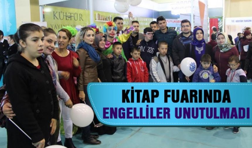 Kitap fuarında engelliler unutulmadı