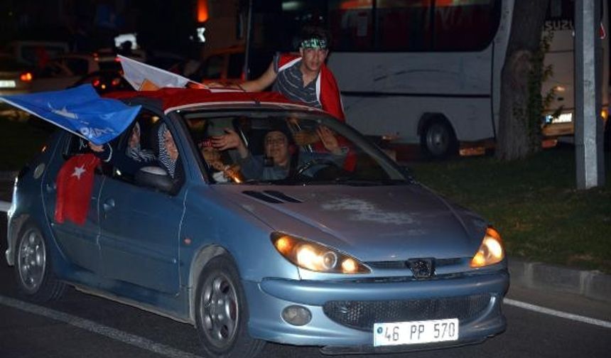 AK Partililerden Kahramanmaraş'ta coşkulu kutlama