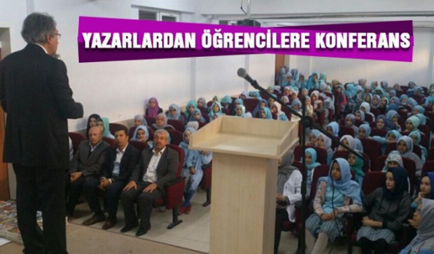 Yazarlardan öğrencilere konferans