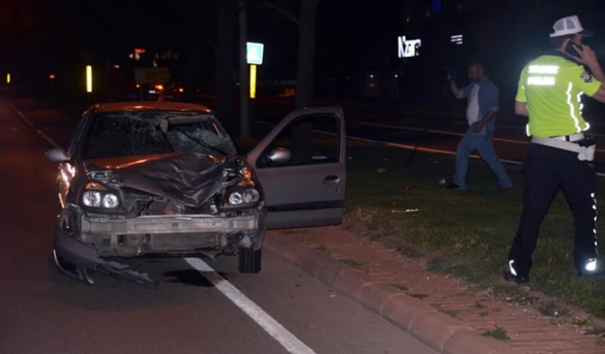 Otomobilin çarptığı yaya öldü, araç hurdaya döndü