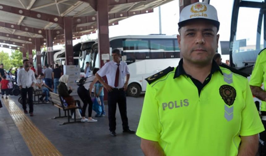 Trafik ekiplerinden emniyet kemeri uyarısı