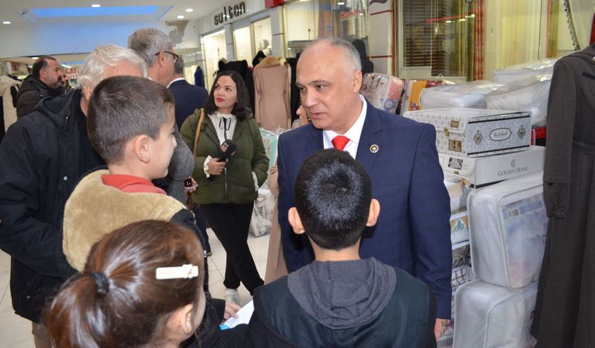 Kahramanmaraş'ta Belediye Başkan Adayı Dr. Selahaddin Can Esnaf Ziyaretinde Bulundu