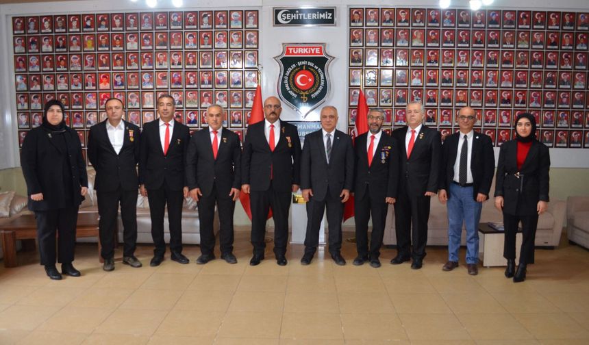 İYİ PARTİLİ Belediye Başkan Adayı Can, Şehit Aileleri ve Gaziler Derneği'ni Ziyaret Etti
