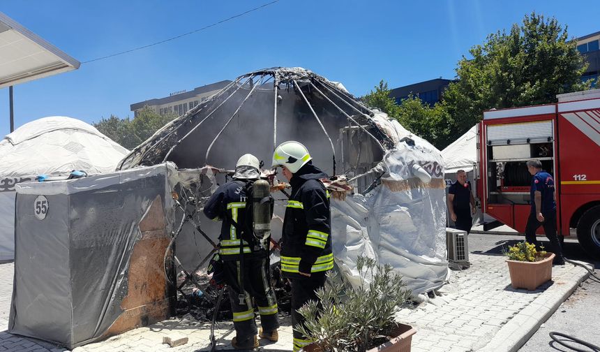 Kahramanmaraş'ta Depremzedelerin Kaldığı Çadırlarda Yangın!