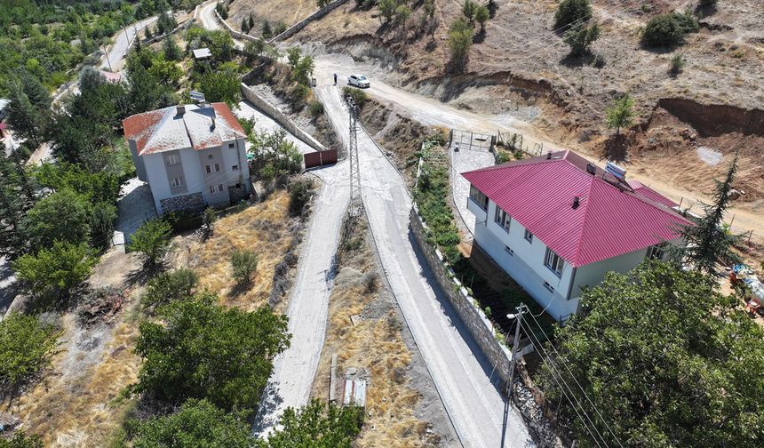 Kahramanmaraş Büyükşehir, Afşin Kırsalında Yol Altyapısını Güçlendiriyor!